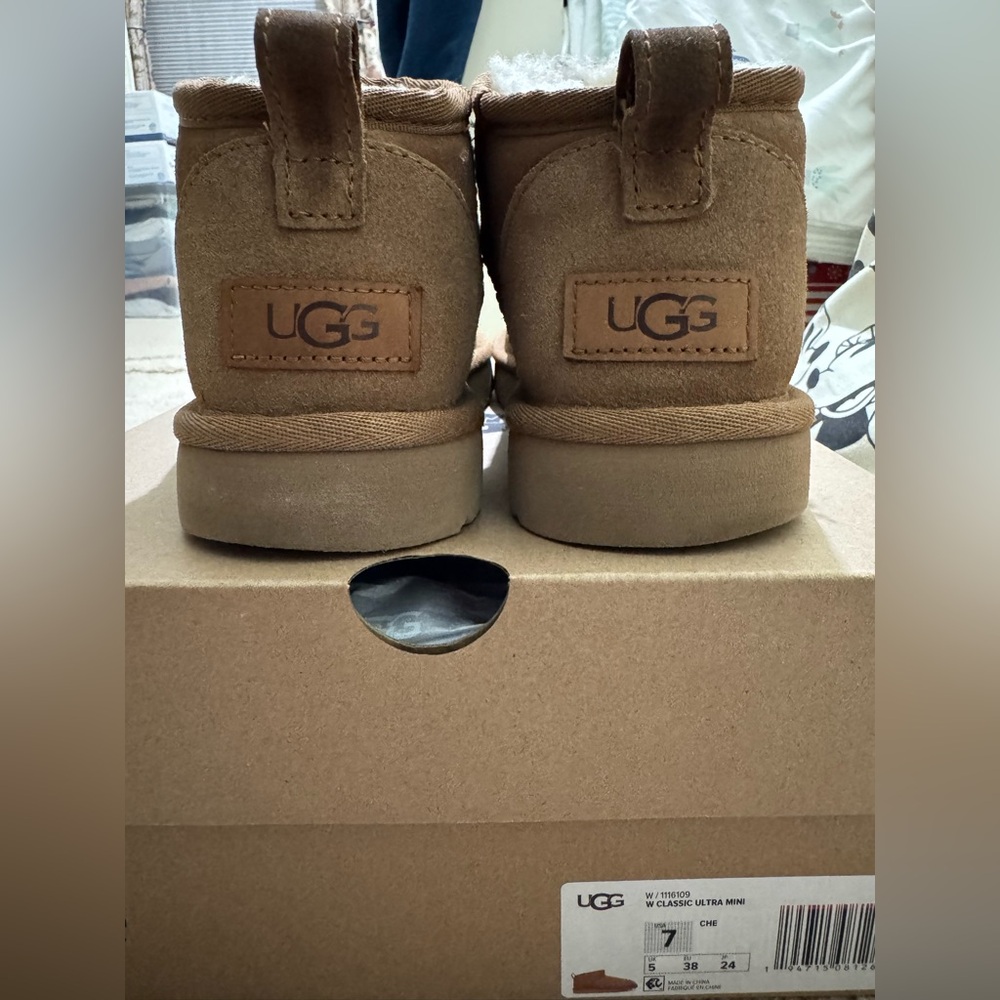 UGG Chestnut Classic Ultra Mini - Picture 5 of 11